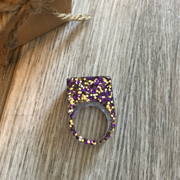 🎃5 for $30🎃 Sparkly Resin Ring Size 6